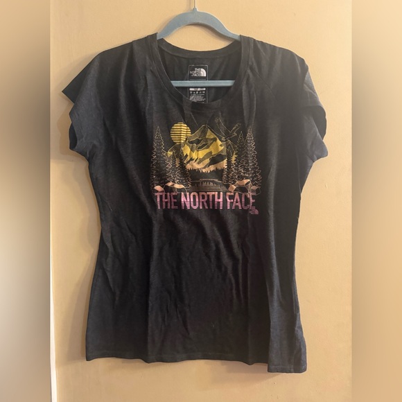 The North Face Women's Slim Fit Top - Dark Gray with nature graphic , L - Picture 1 of 4